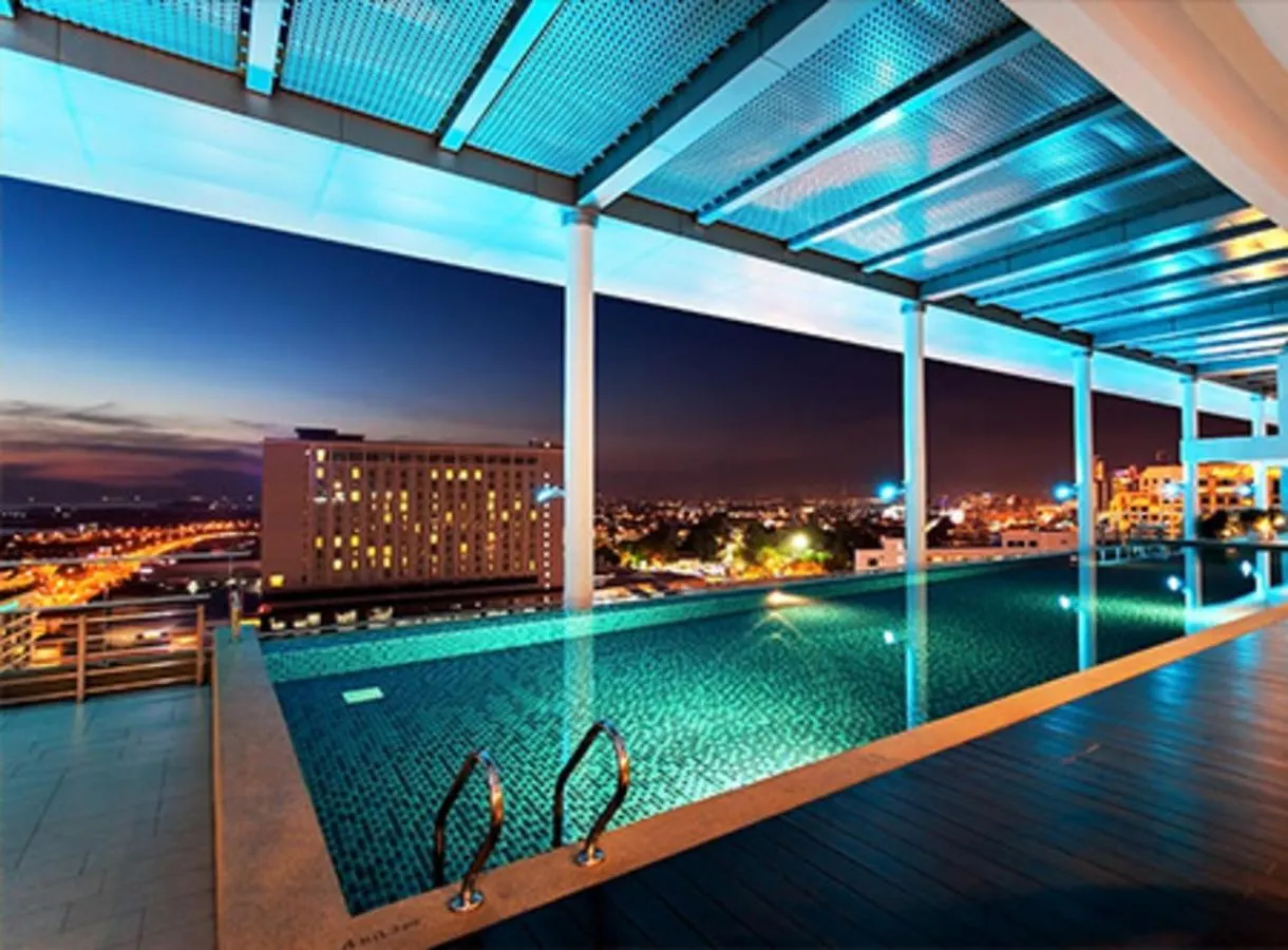 Comfy Twin With Pool View 3Pax At The Straits 518 Daire Malakka